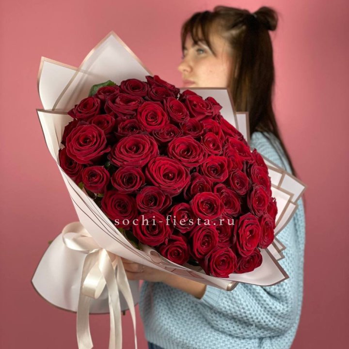 51 красная роза "Лавели" в Астрахани