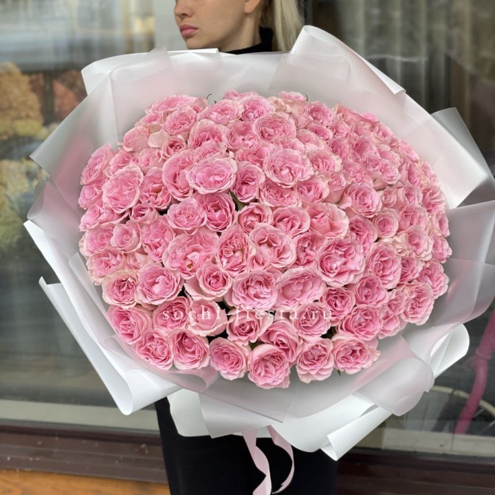 101 нежно-розовая роза в Астрахани