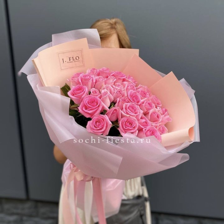 33 Розовые розы в Астрахани