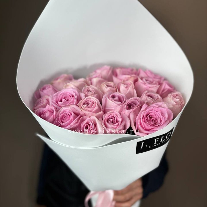 25 розовых роз в Астрахани