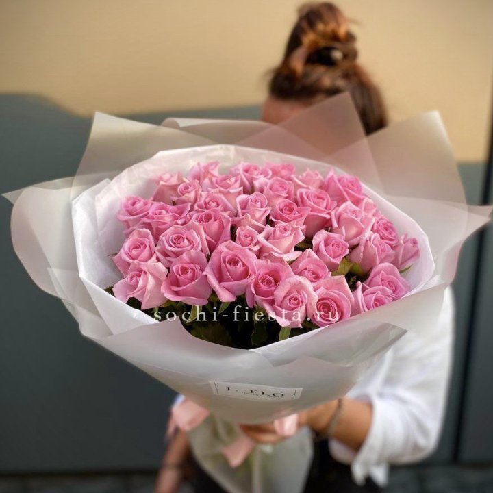Букет розовых роз  в Астрахани