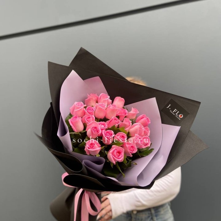 19 розовых роз  в Астрахани