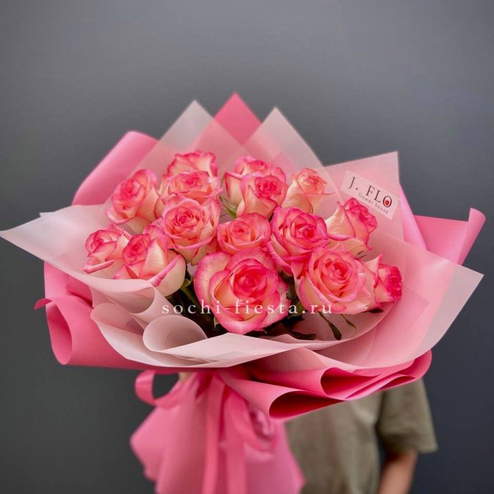 15 роз "Джумилия" в Астрахани