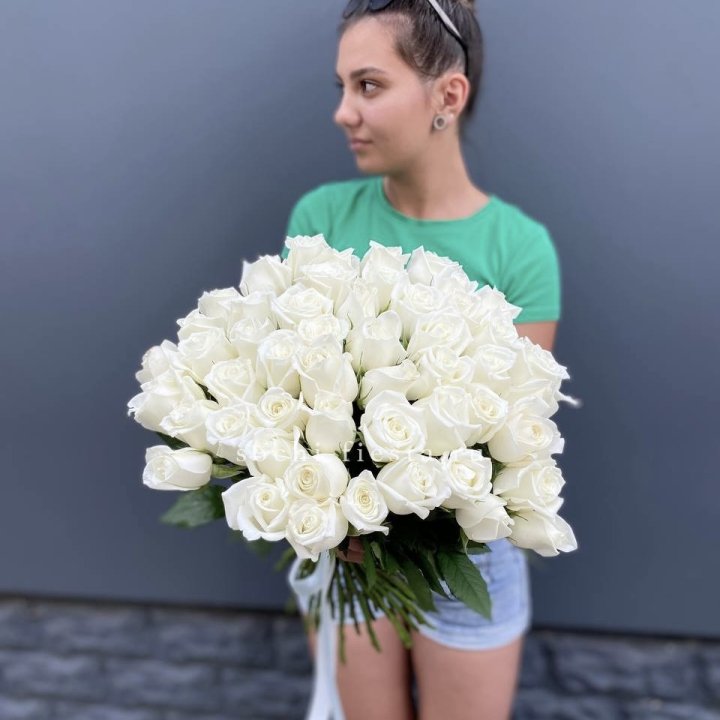 51 белая роза в Астрахани