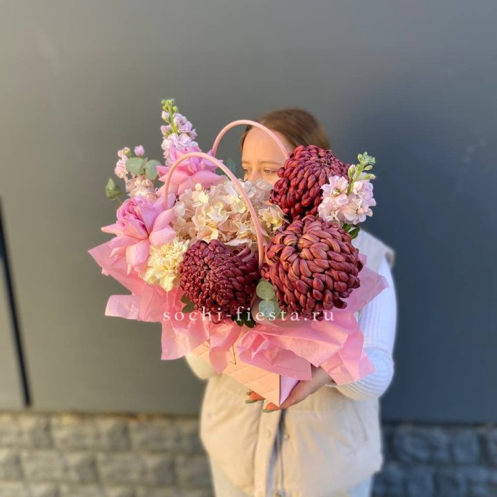 Сумочка нежная с бигуди в Астрахани