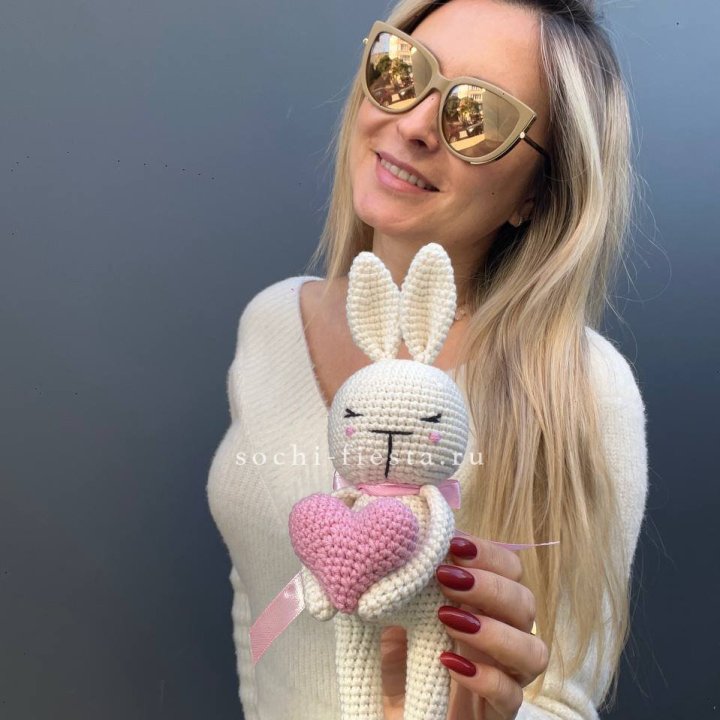 Зайка с сердцем ручной работы в Астрахани