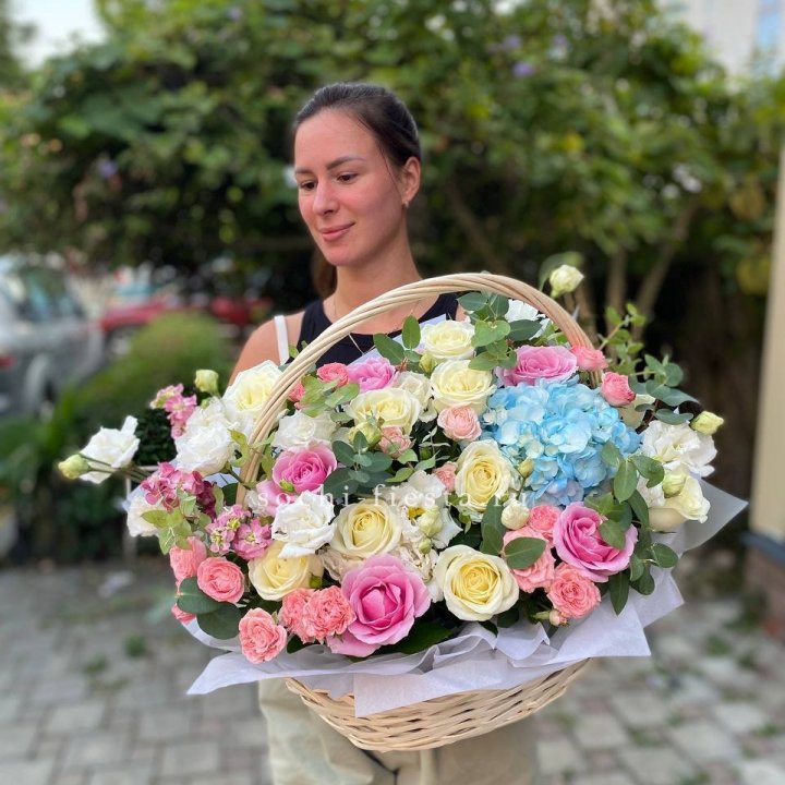 Цветочная корзина №2 в Астрахани