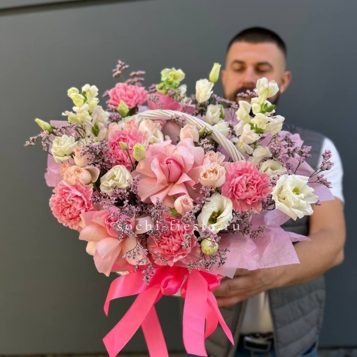 Цветочная корзина №1 в Астрахани