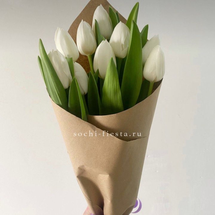 Букет белых тюльпанов в Астрахани