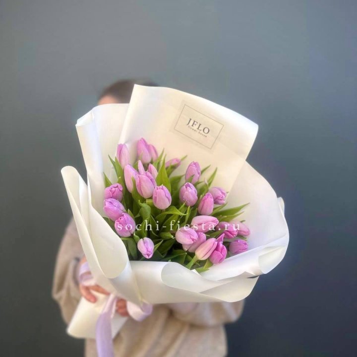 25 сиреневых тюльпанов в Астрахани