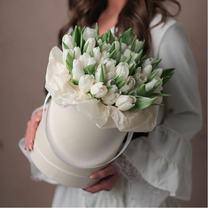 Тюльпаны в цилиндре  в Астрахани