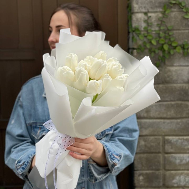 Букет белоснежных тюльпанов в Астрахани